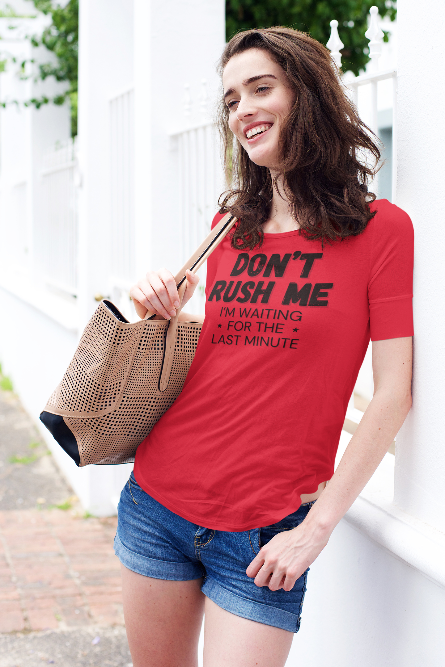 "Don't Rush Me. I'm Waiting For The Last Minute." - T-Shirt (DT)
