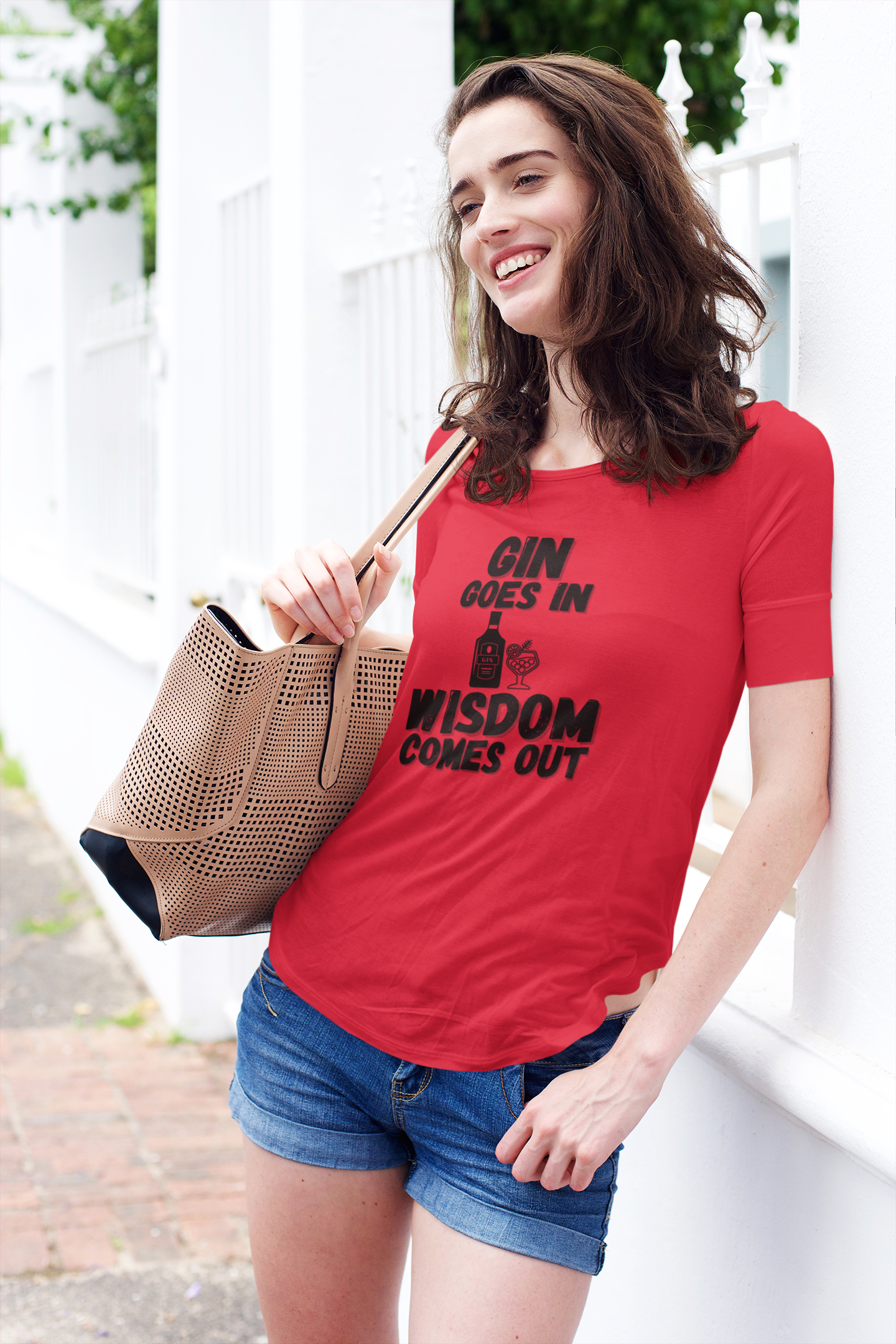 "Gin Goes In. Wisdom Comes Out" - T-Shirt (DT)