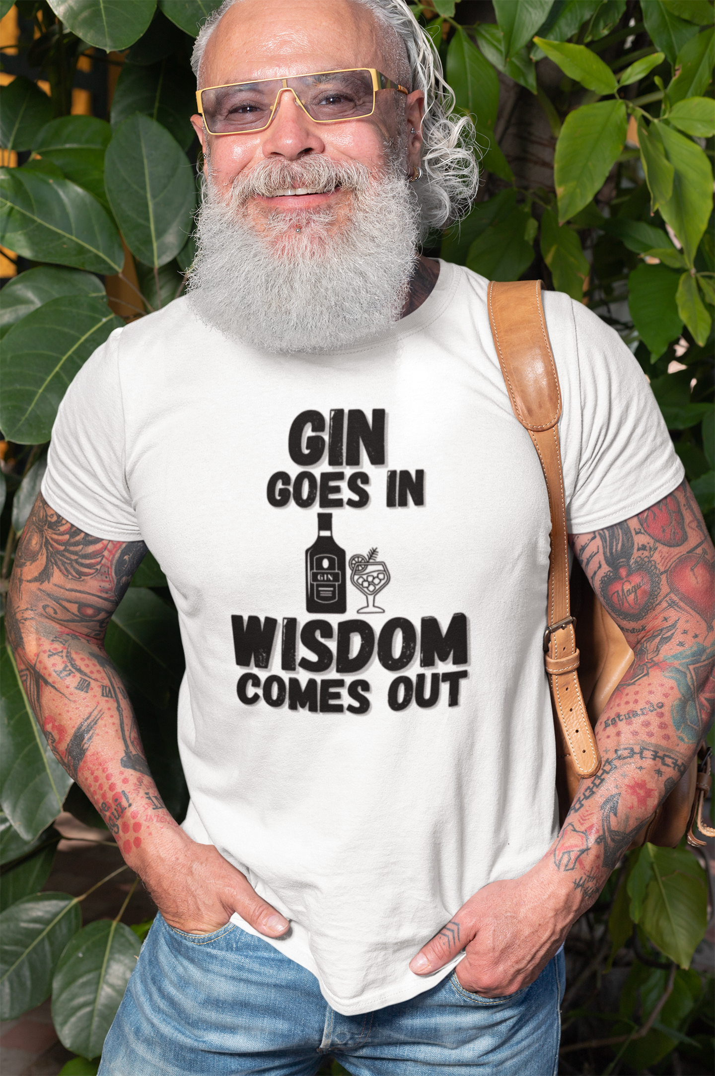 "Gin Goes In. Wisdom Comes Out" - T-Shirt (DT)