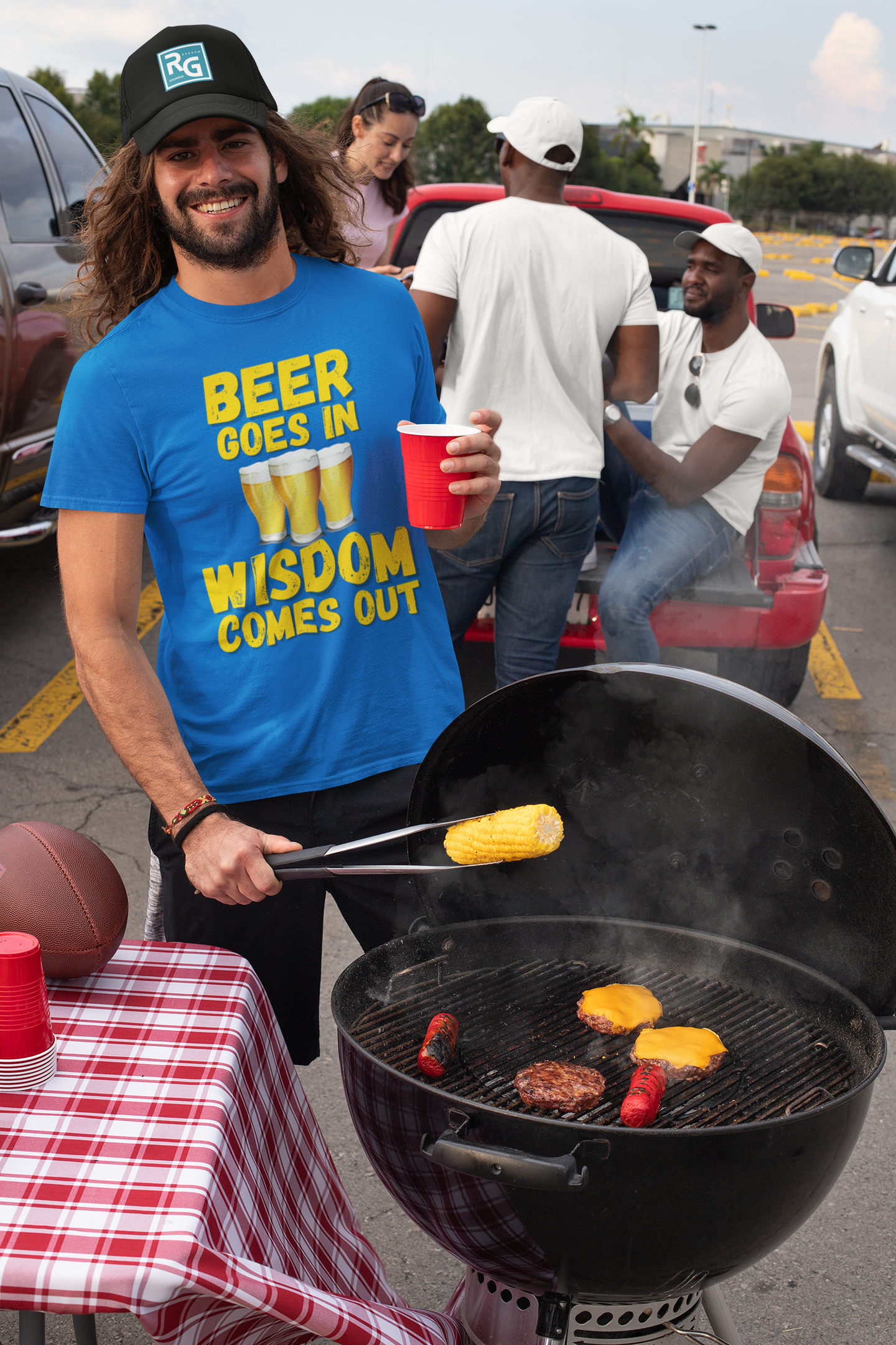 "Beer Goes In. Wisdom Comes Out" - T-shrt (GT)