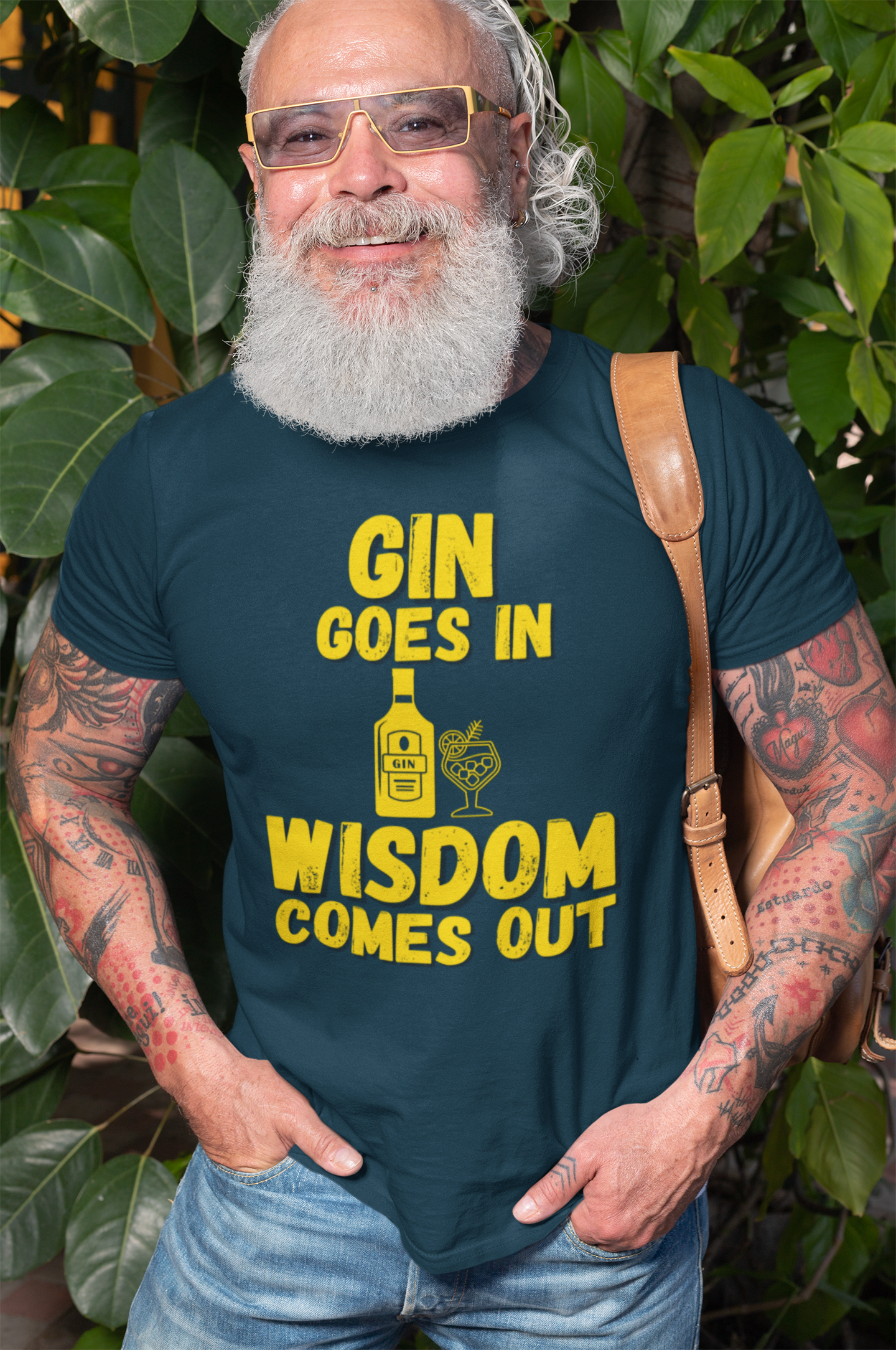 "Gin Goes In. Wisdom Comes Out" - T-Shirt (GT)