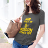 "Gin Goes In. Wisdom Comes Out" - T-Shirt (GT)