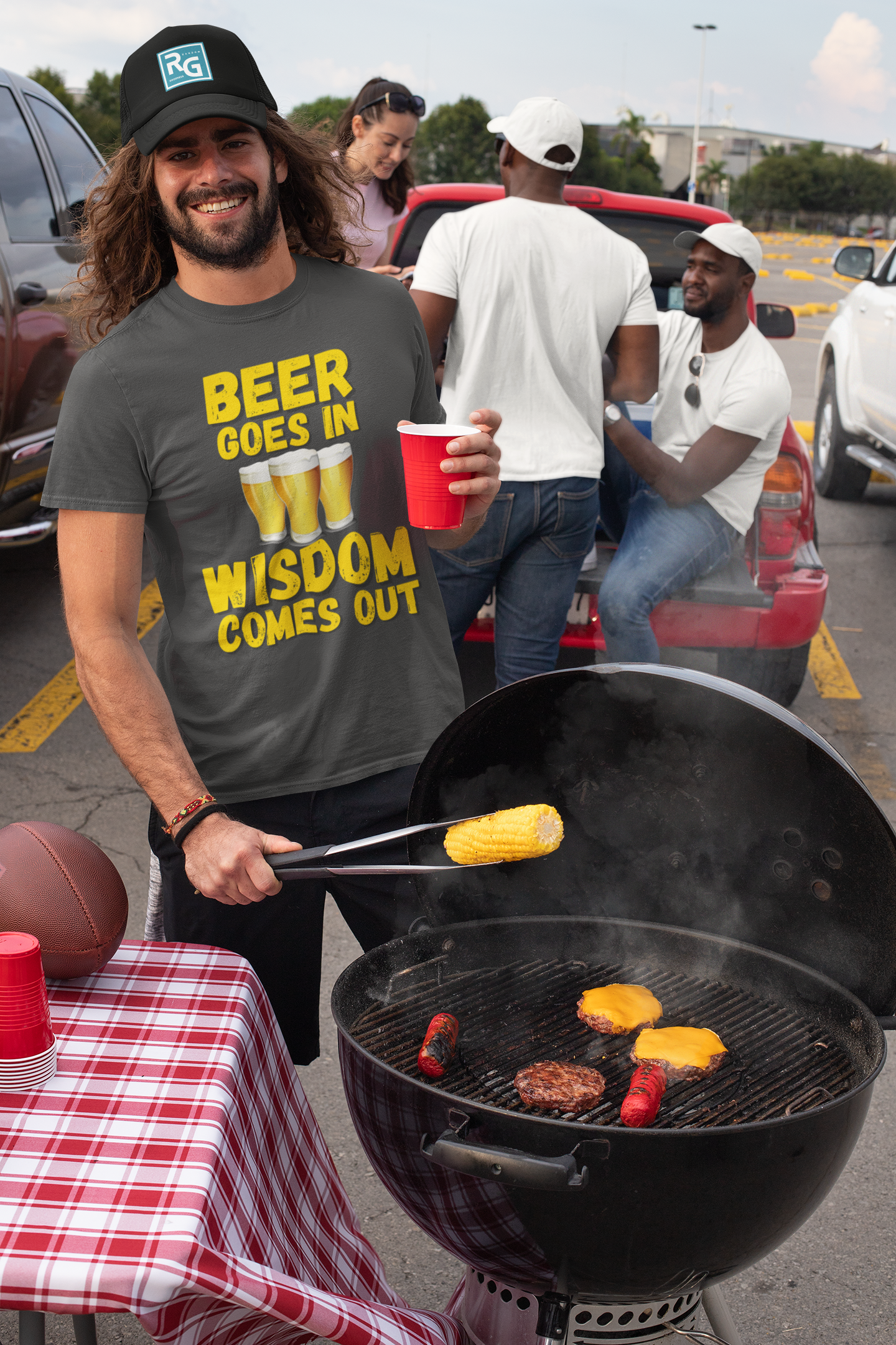 "Beer Goes In. Wisdom Comes Out" - T-shrt (GT)