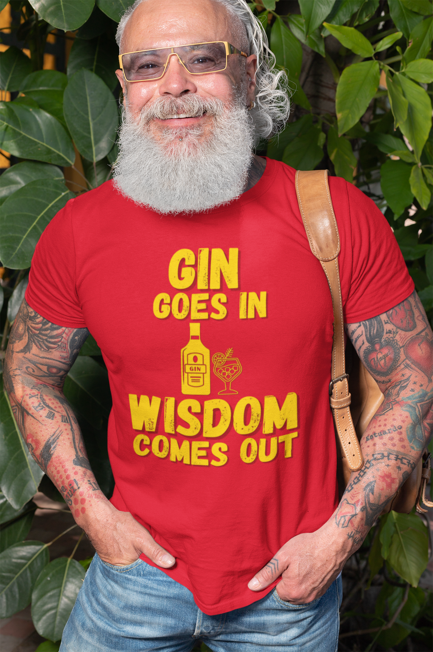 "Gin Goes In. Wisdom Comes Out" - T-Shirt (GT)