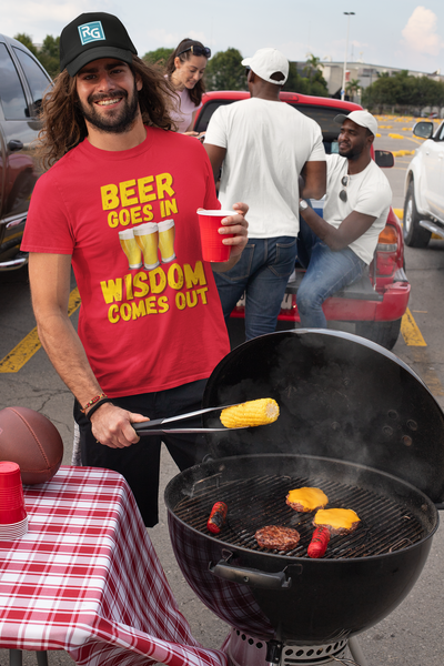 "Beer Goes In. Wisdom Comes Out" - T-shrt (GT)