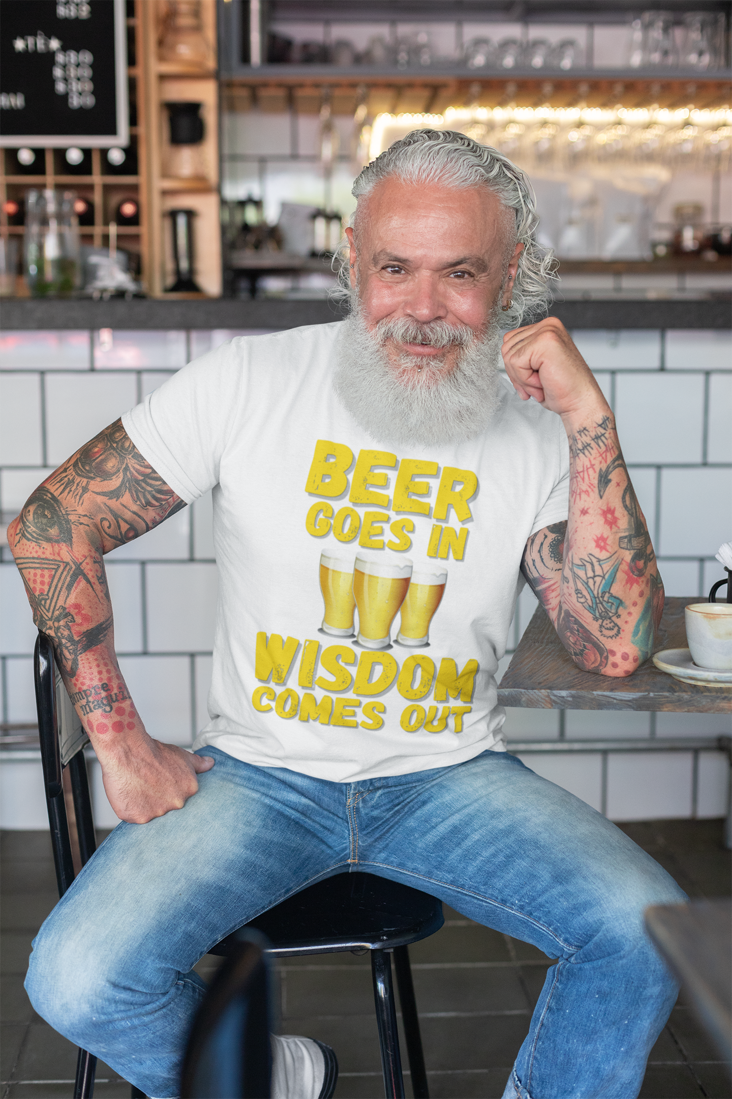 "Beer Goes In. Wisdom Comes Out" - T-shrt (GT)