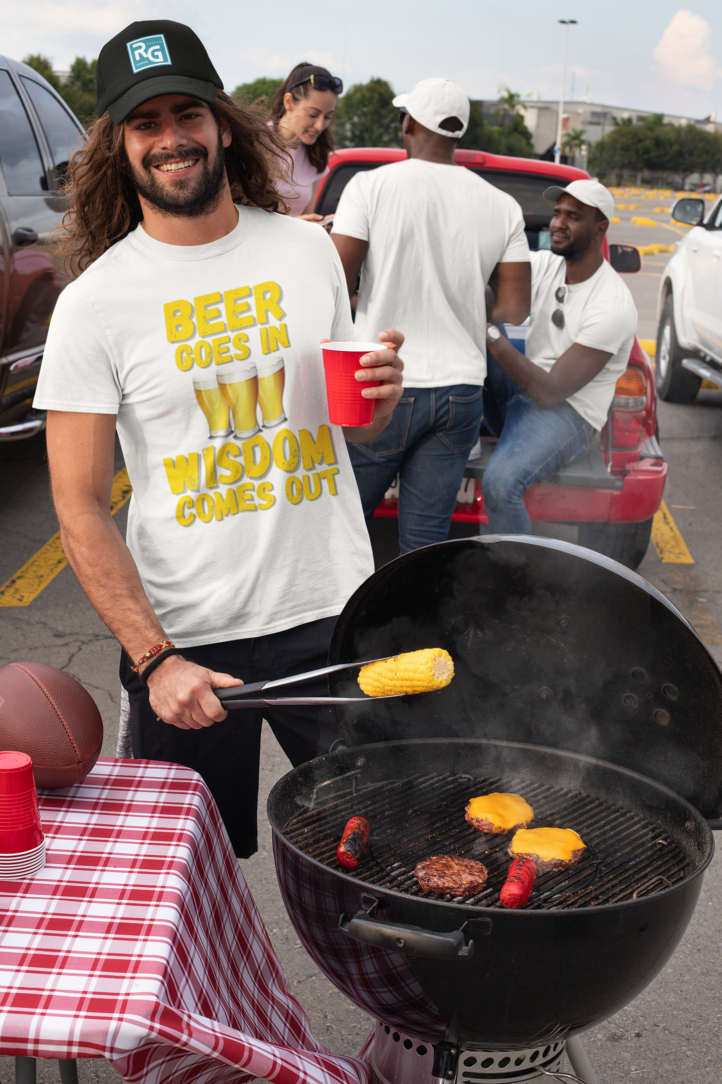 "Beer Goes In. Wisdom Comes Out" - T-shrt (GT)