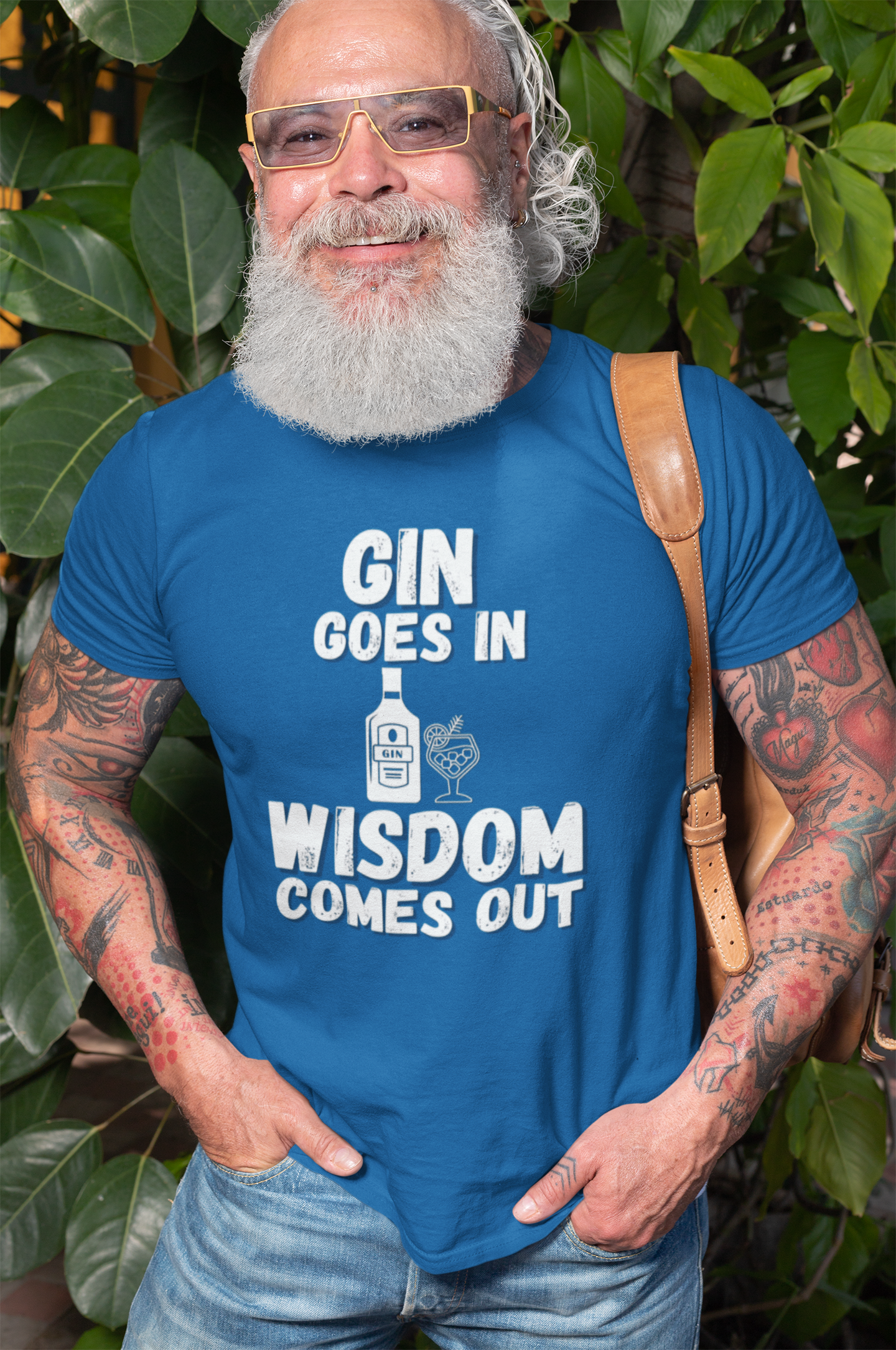 "Gin Goes In. Wisdom Comes Out" - T-Shirt (LT)